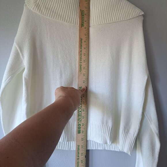 Warm & Cozy Women‎ Cream Medium Turtle Neck Crop Sweater Long Sleeve - Picture 9 of 11